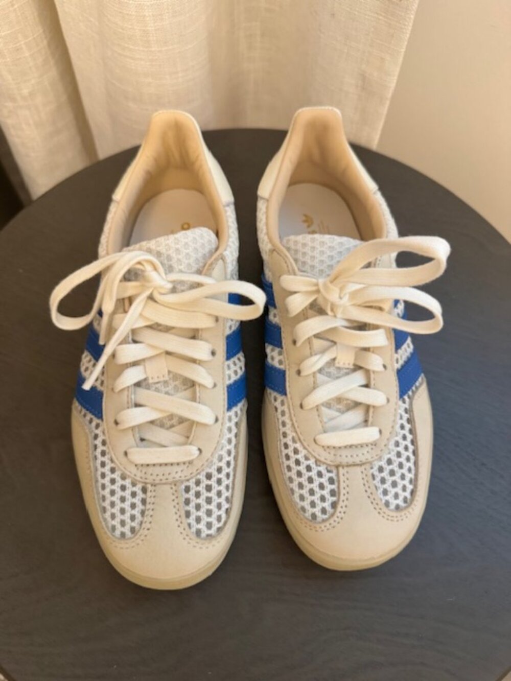 (Adidas) Gazelle in Off White / Focus Blue - Picture 7 of 11